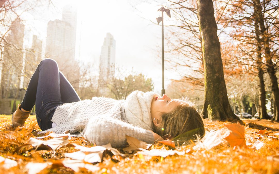 Jesenski umor: zašto se javlja i kako vratiti energiju kroz rutinu, prehranu i male promjene navika